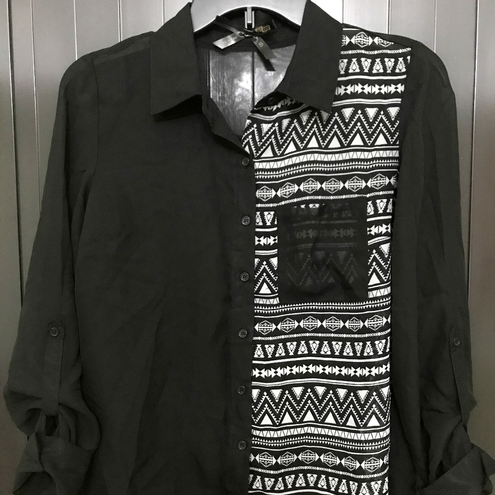 Ali & Kris Button Down Top Size S